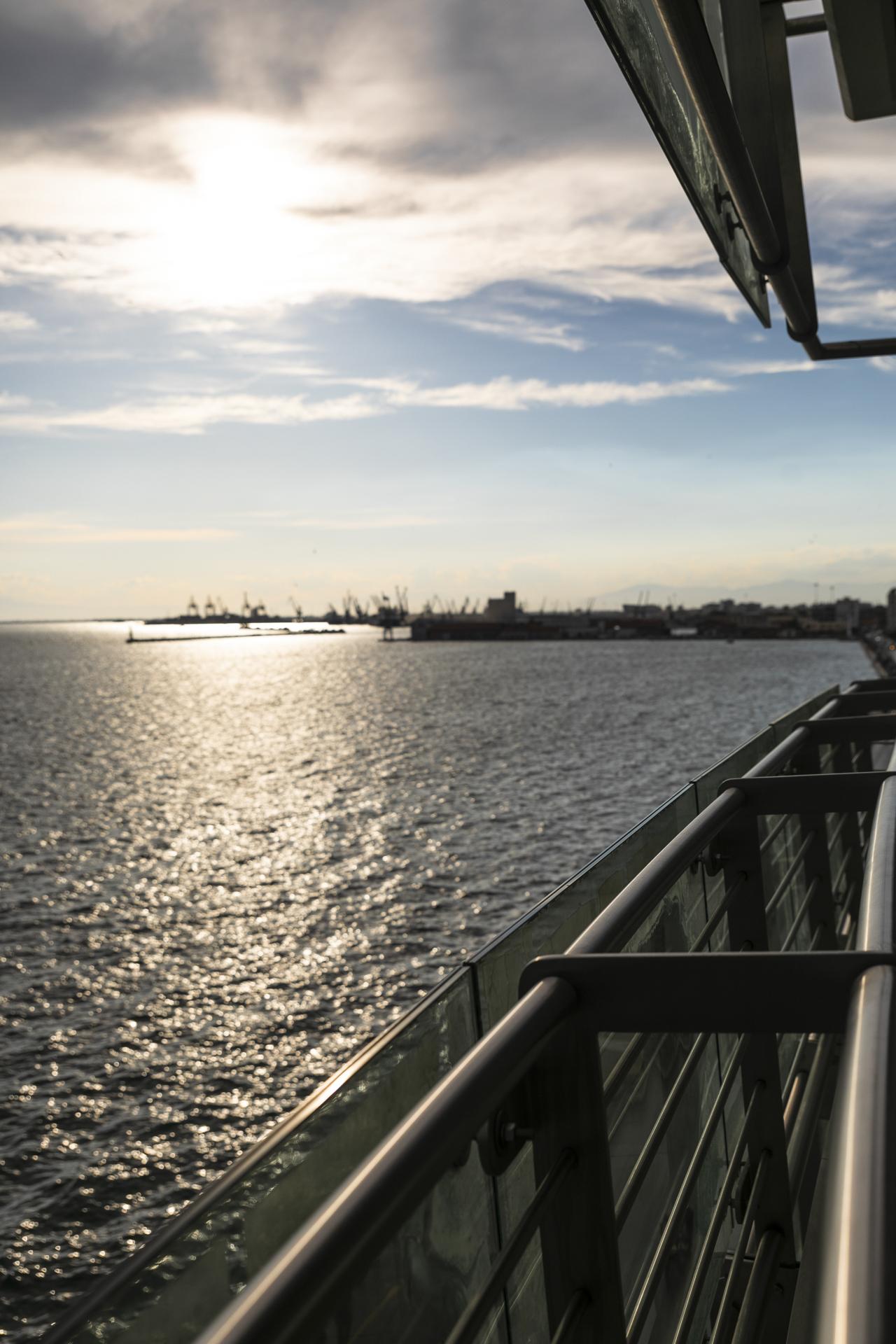 Daios Luxury Living Tessalónica Exterior foto View of the port of Piraeus from a ferry